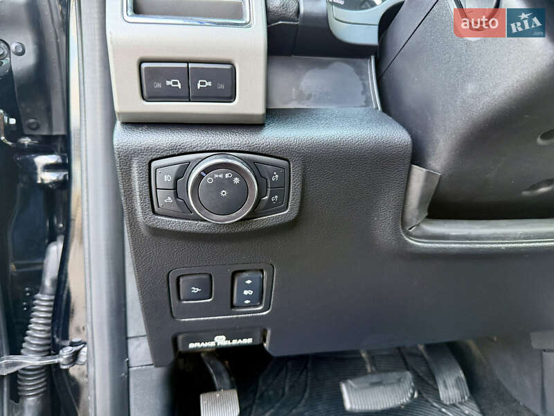 Пикап Ford F-350 2017 в Киеве