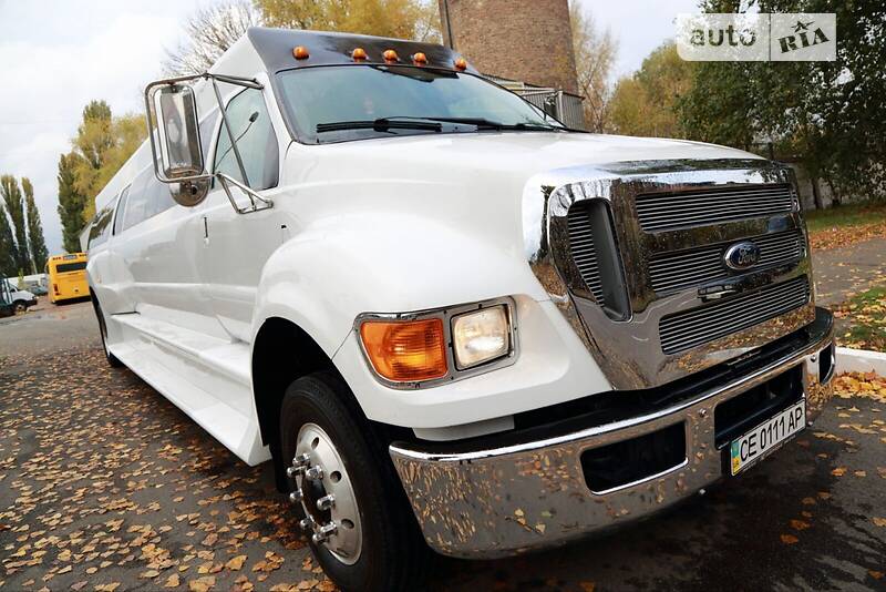 Приміський автобус Ford F-650 2009 в 