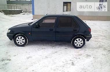 Хэтчбек Ford Fiesta 1993 в 