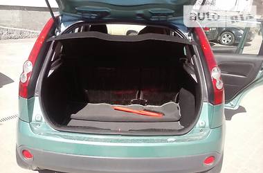 Хэтчбек Ford Fiesta 2006 в 