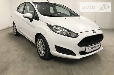 Хэтчбек Ford Fiesta 2016 в 