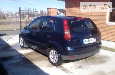 Хетчбек Ford Fiesta 2005 в 