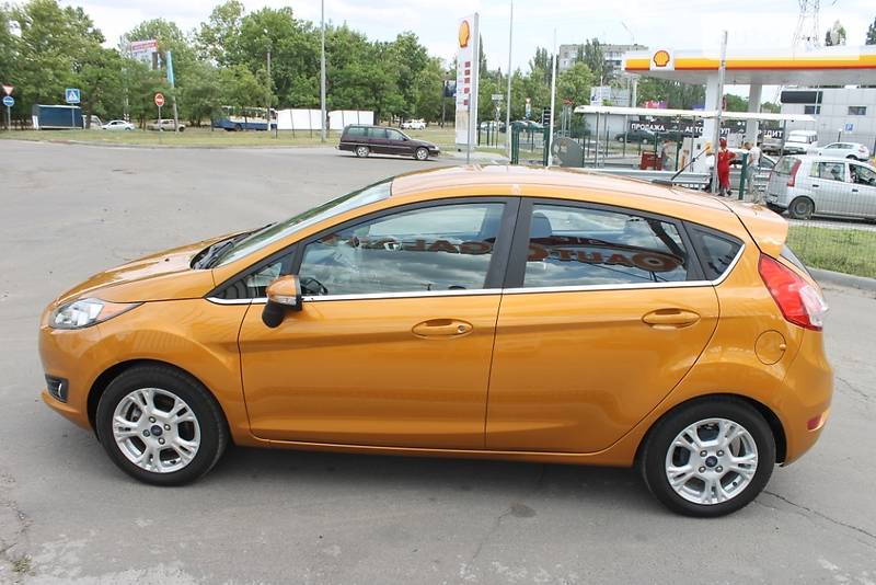 Хетчбек Ford Fiesta 2015 в Миколаєві
