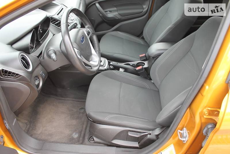 Хетчбек Ford Fiesta 2015 в Миколаєві