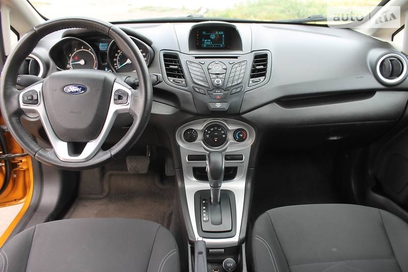 Хетчбек Ford Fiesta 2015 в Миколаєві
