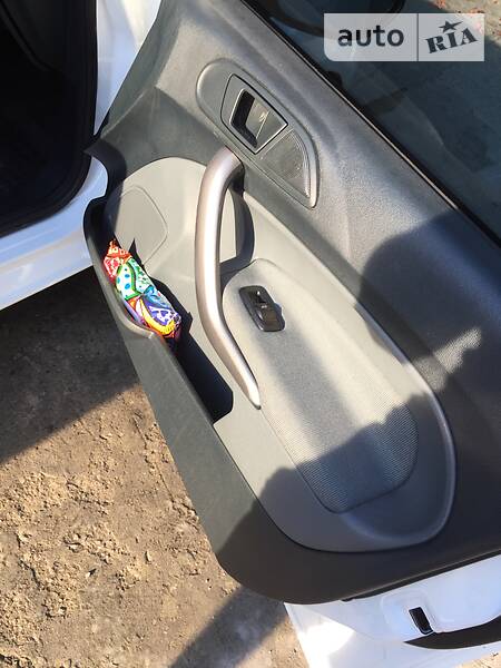 Хетчбек Ford Fiesta 2011 в Дніпрі