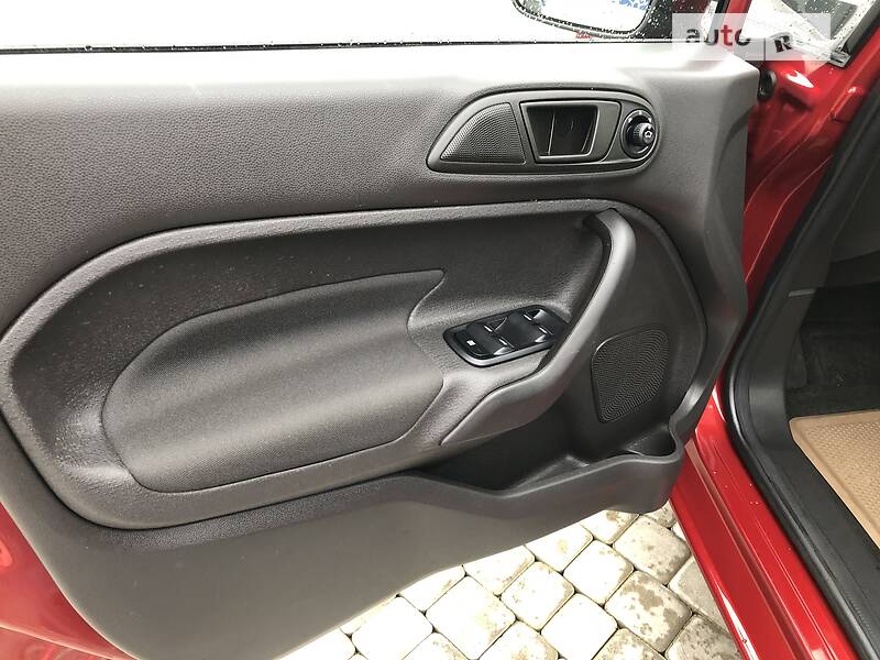 Седан Ford Fiesta 2017 в Львове