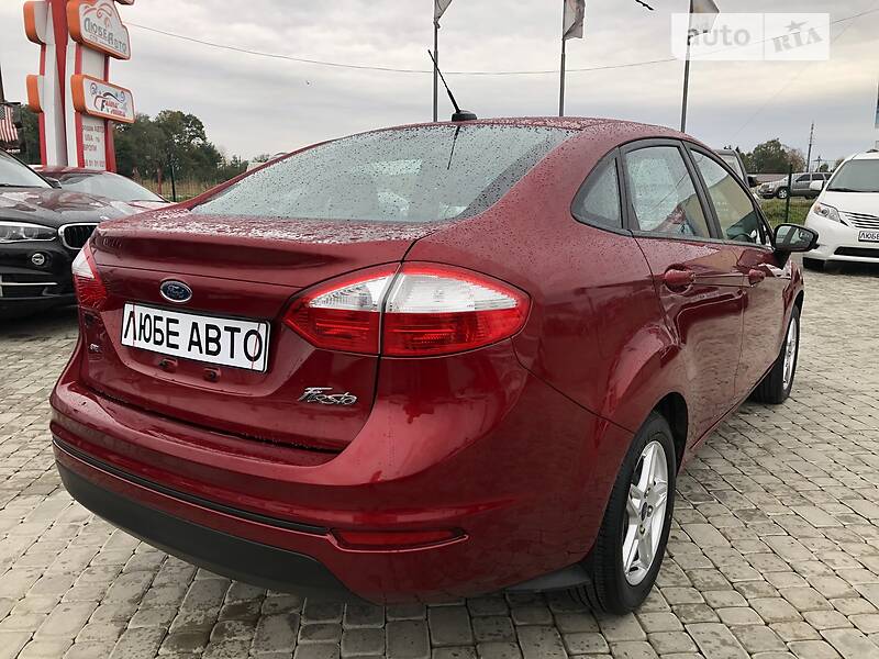 Седан Ford Fiesta 2017 в Львове