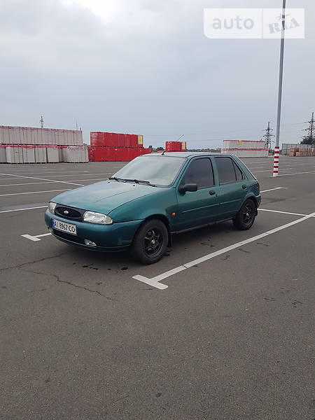 Хэтчбек Ford Fiesta 1998 в Мариуполе