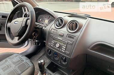 Хэтчбек Ford Fiesta 2008 в 
