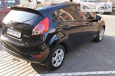 Хетчбек Ford Fiesta 2016 в 