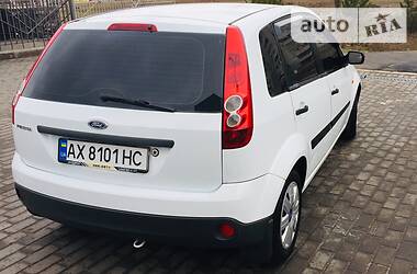 Хэтчбек Ford Fiesta 2007 в 