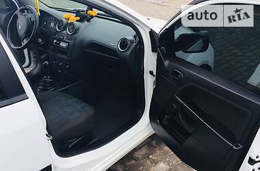Хэтчбек Ford Fiesta 2007 в 