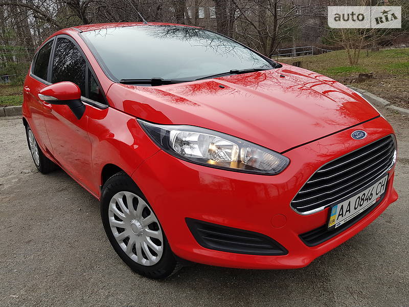 Хетчбек Ford Fiesta 2015 в Дніпрі