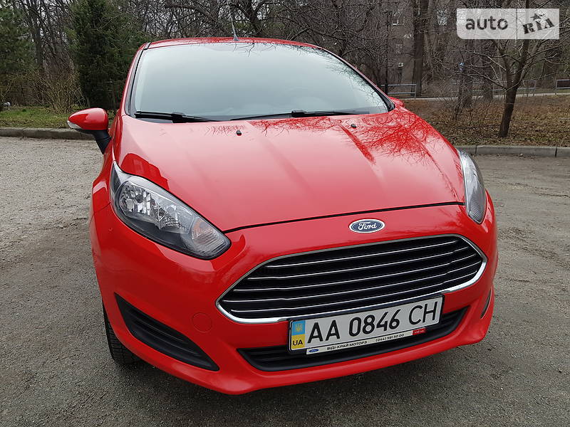 Хетчбек Ford Fiesta 2015 в Дніпрі