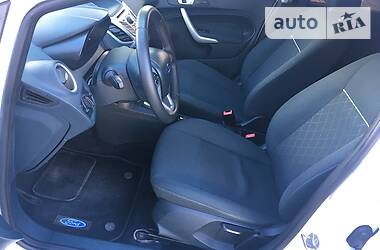 Хетчбек Ford Fiesta 2012 в 