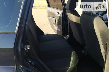 Хэтчбек Ford Fiesta 2006 в 