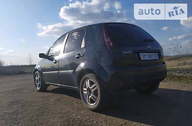 Хэтчбек Ford Fiesta 2006 в 