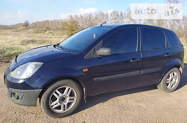 Хэтчбек Ford Fiesta 2006 в 