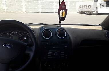 Хетчбек Ford Fiesta 2006 в 