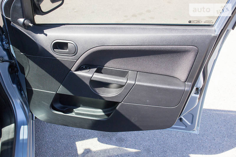 Хетчбек Ford Fiesta 2006 в Запоріжжі фото 19 Хетчбек Ford Fiesta 2006 в Запоріжжі
