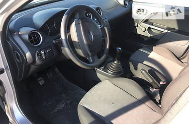 Хетчбек Ford Fiesta 2004 в 