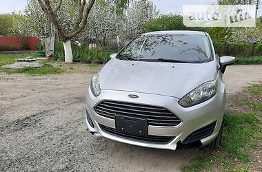Хетчбек Ford Fiesta 2016 в 