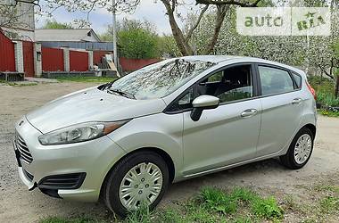 Хетчбек Ford Fiesta 2016 в 