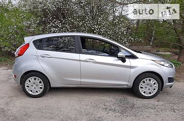 Хетчбек Ford Fiesta 2016 в 