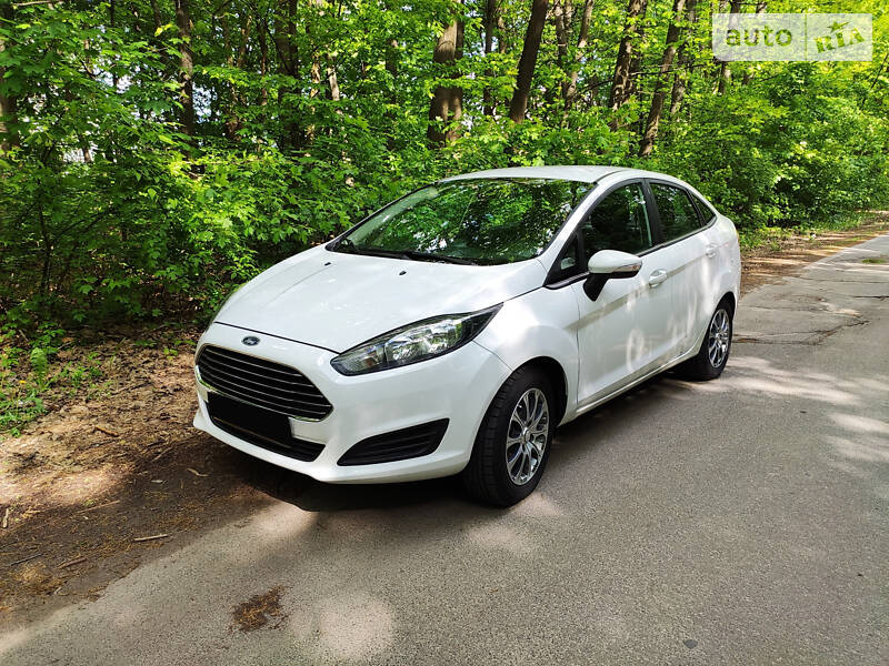 Седан Ford Fiesta 2016 в 