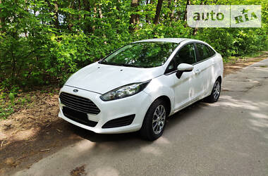 Седан Ford Fiesta 2016 в 
