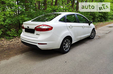 Седан Ford Fiesta 2016 в 