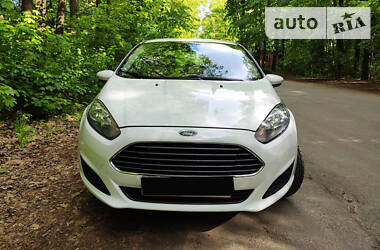 Седан Ford Fiesta 2016 в 