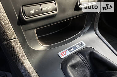 Хэтчбек Ford Fiesta 2016 в 