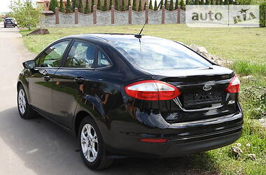 Седан Ford Fiesta 2016 в 