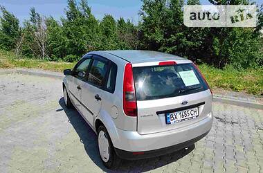 Хетчбек Ford Fiesta 2005 в 