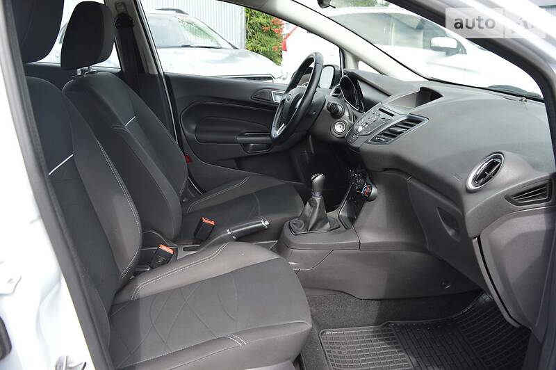 Хетчбек Ford Fiesta 2017 в Києві