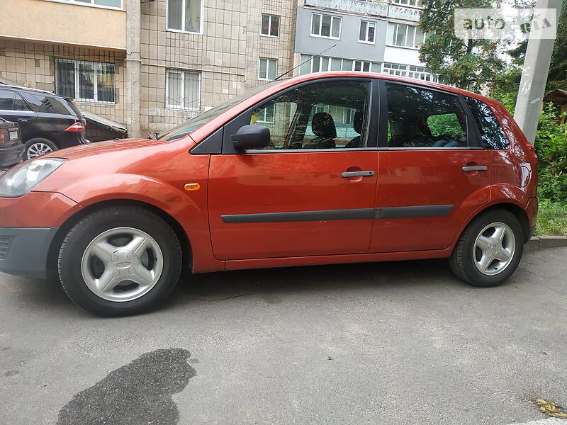 Хэтчбек Ford Fiesta 2006 в Ровно фото 3 Хэтчбек Ford Fiesta 2006 в Ровно