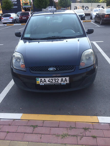 Хэтчбек Ford Fiesta 2007 в Киеве