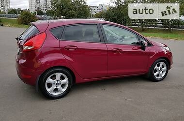 Хэтчбек Ford Fiesta 2010 в Киеве