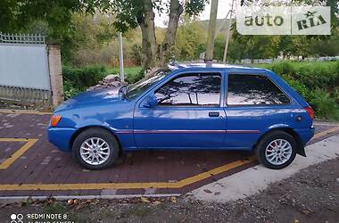 Купе Ford Fiesta 1992 в Кицмани