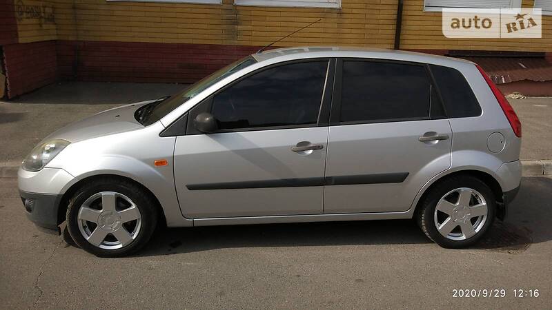 Хэтчбек Ford Fiesta 2008 в Киеве