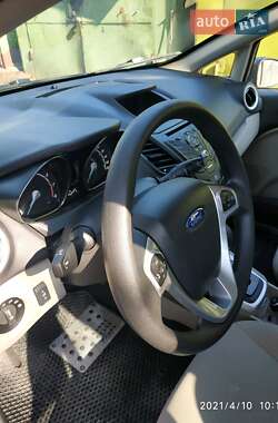 Седан Ford Fiesta 2018 в 