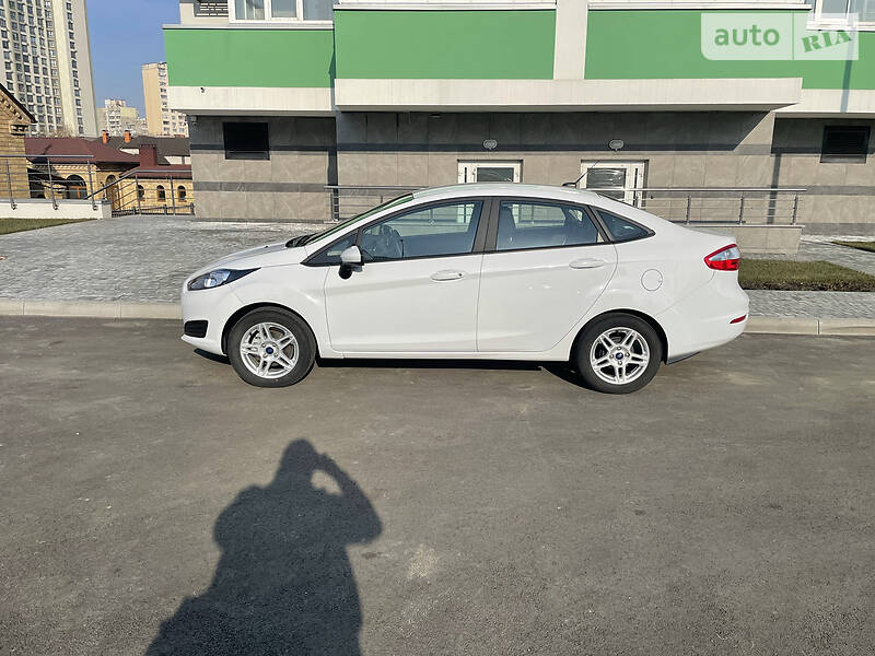 Седан Ford Fiesta 2019 в Киеве