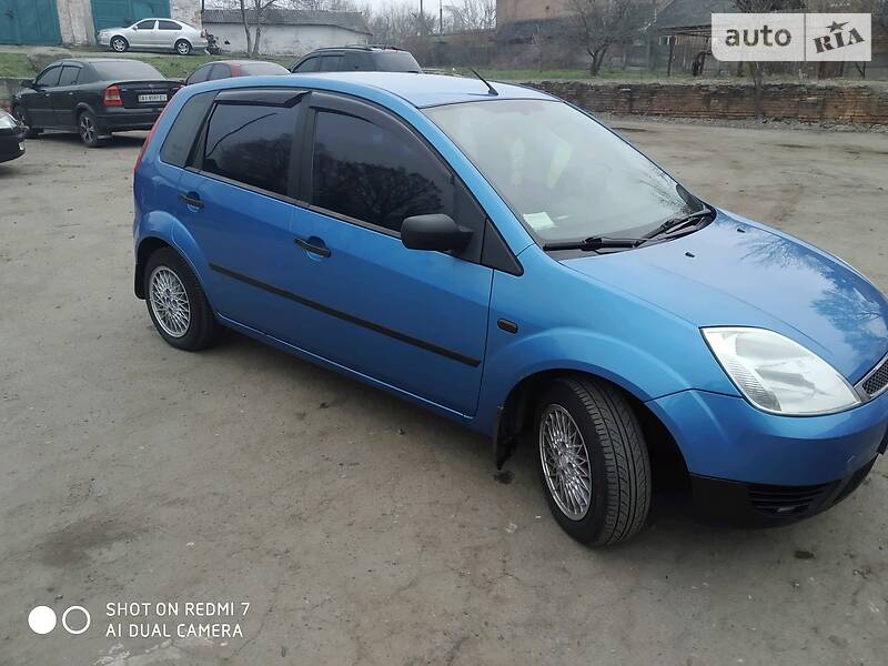 Хэтчбек Ford Fiesta 2004 в Переяславе