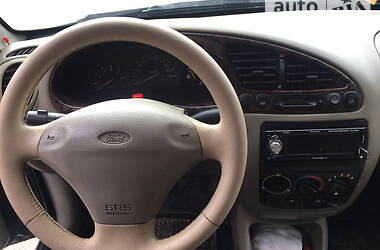 Хэтчбек Ford Fiesta 1996 в 