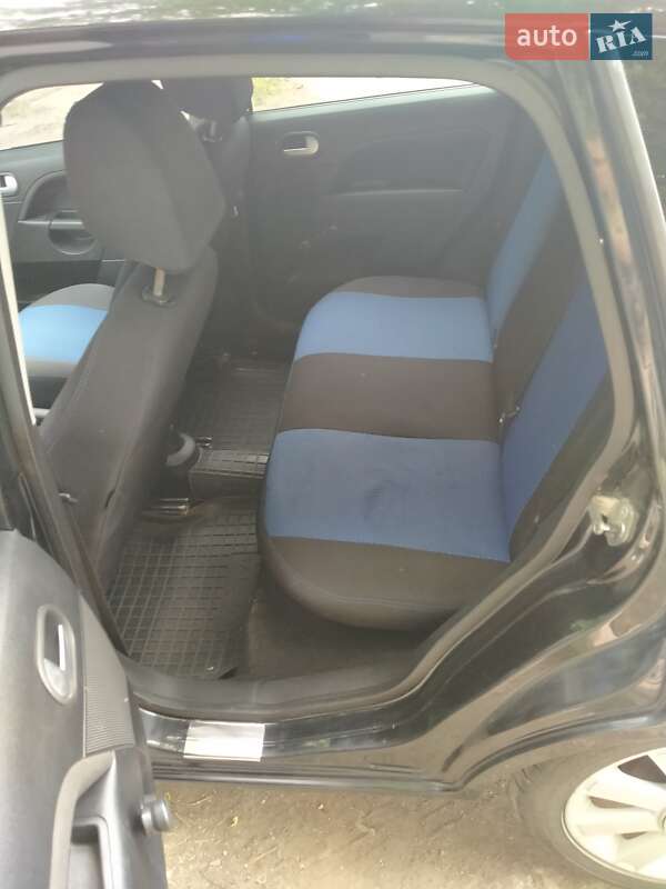 Хэтчбек Ford Fiesta 2006 в Одессе