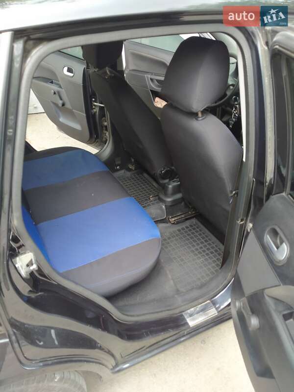 Хэтчбек Ford Fiesta 2006 в Одессе