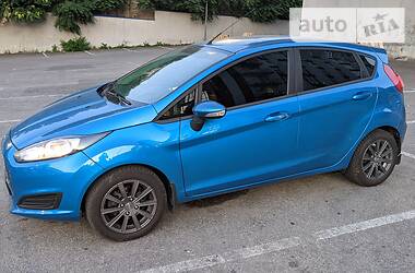 Хетчбек Ford Fiesta 2016 в Дніпрі