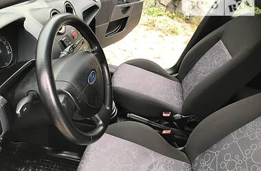 Хэтчбек Ford Fiesta 2006 в 